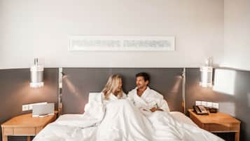 Executive suite, 1 kingsize bed | Een minibar, een kluis op de kamer, een bureau, een laptopwerkplek