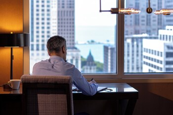 Luxury Suite Governors 1 King Bed | View from room at Omni Chicago Hotel
