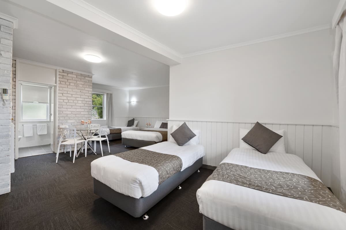 Family Room | 1 Schlafzimmer, Schreibtisch, laptopgeeigneter Arbeitsplatz