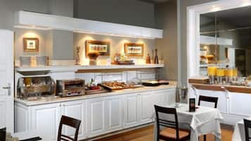 Desayuno buffet (EUR 12 por persona)