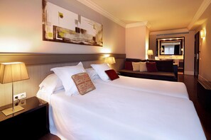 Premium Double Room, Terrace | Premium bedding, in-room safe, desk, blackout drapes