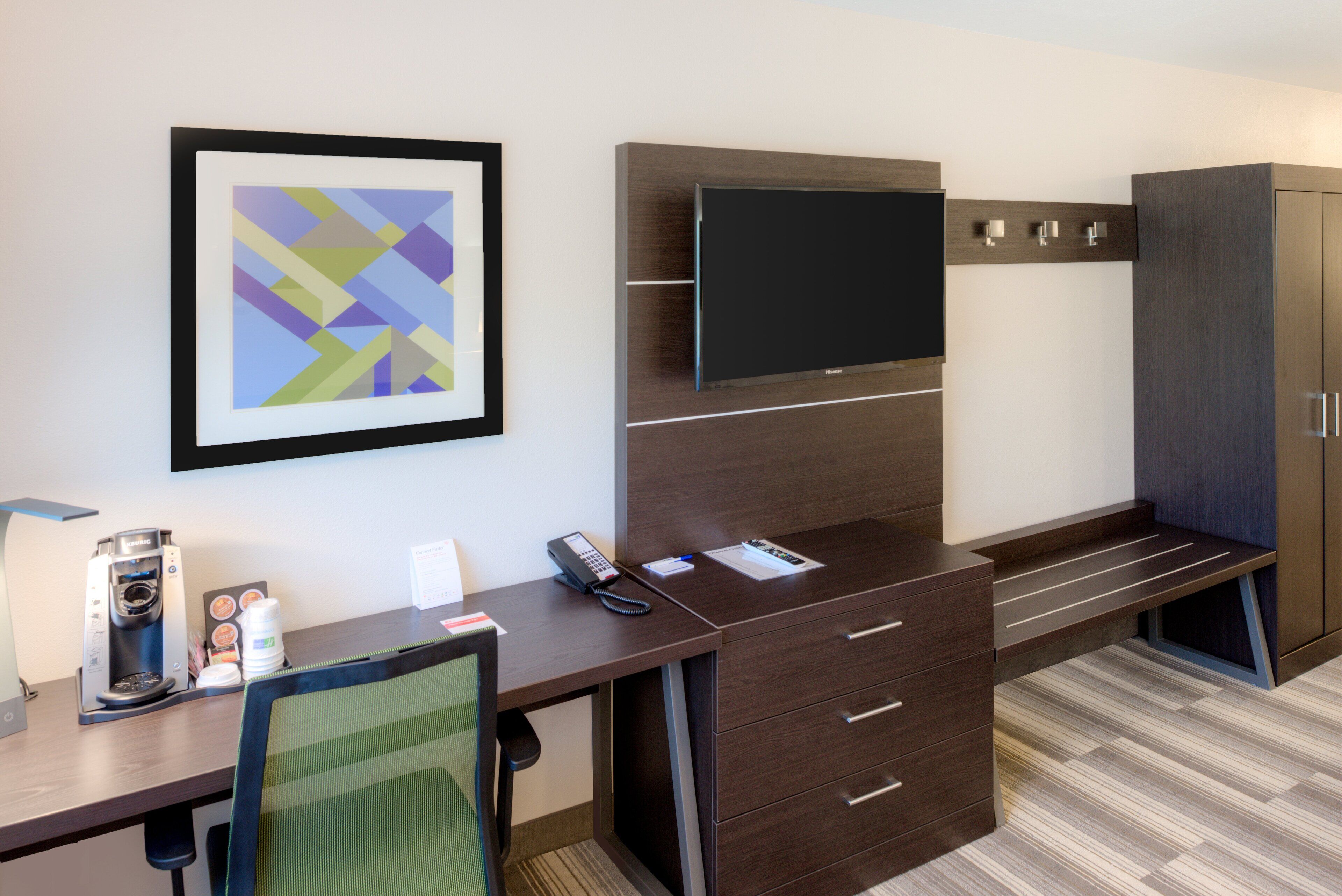 in-room safe, desk, laptop workspace, blackout curtains