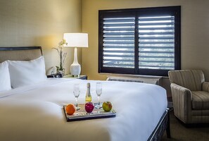 Egyptian cotton sheets, premium bedding, minibar, in-room safe