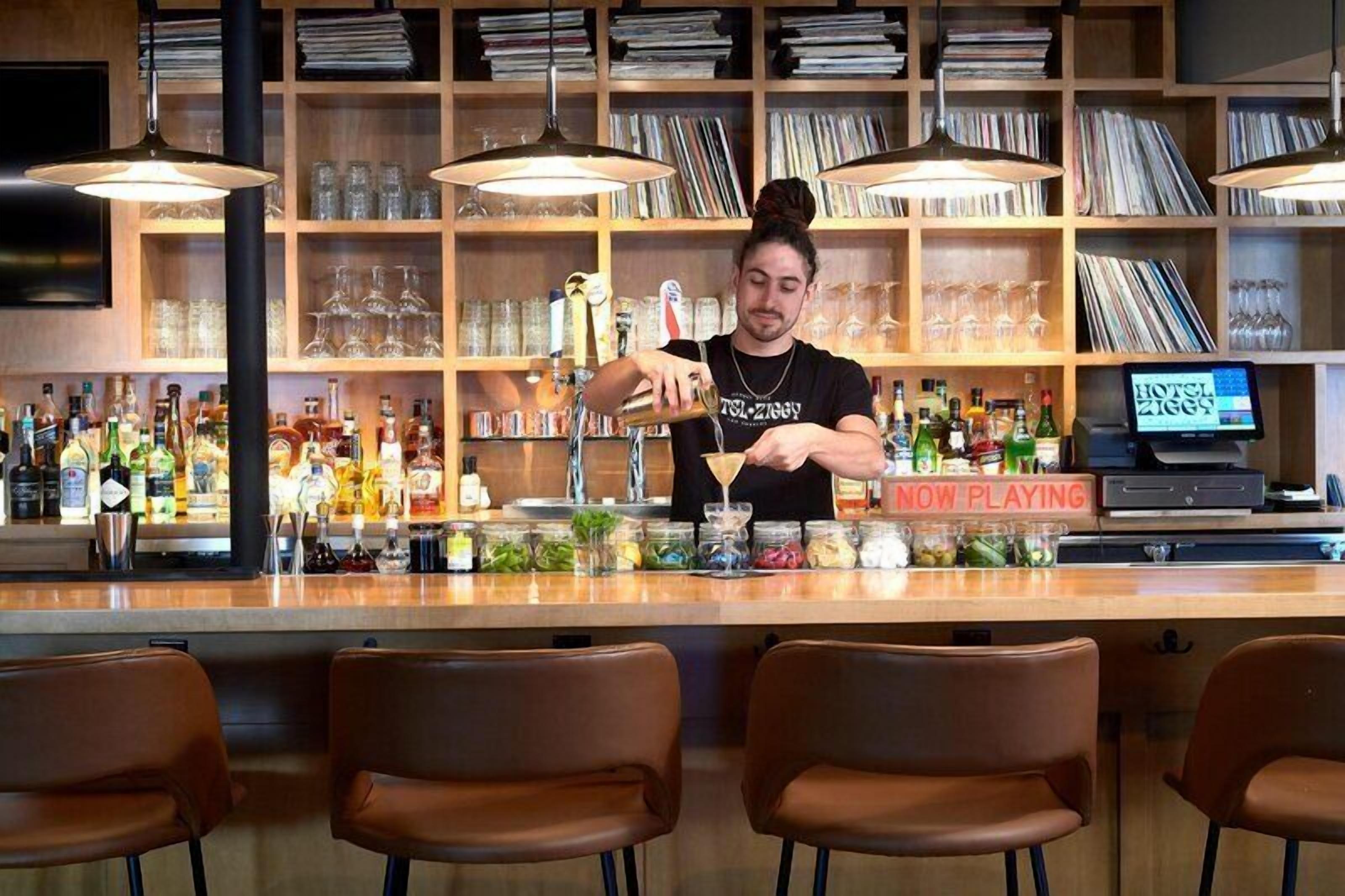 Bar (in der Unterkunft)