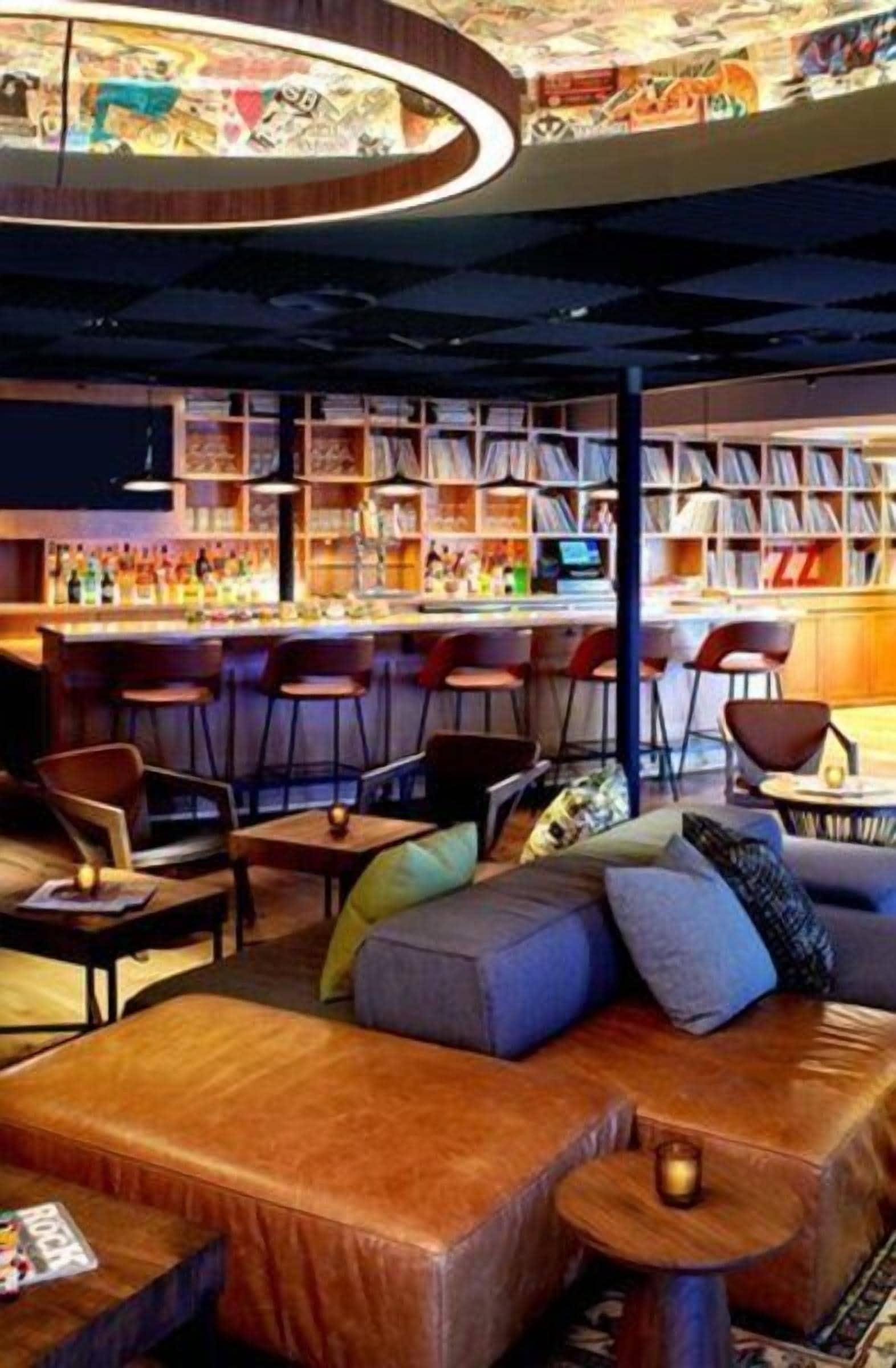 酒吧（店内）