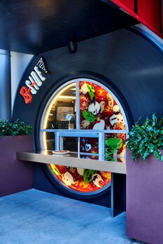 Cafe at Hotel Ziggy Los Angeles