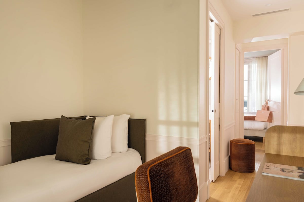 Suite | Minibar, in-room safe, individually decorated, individually furnished