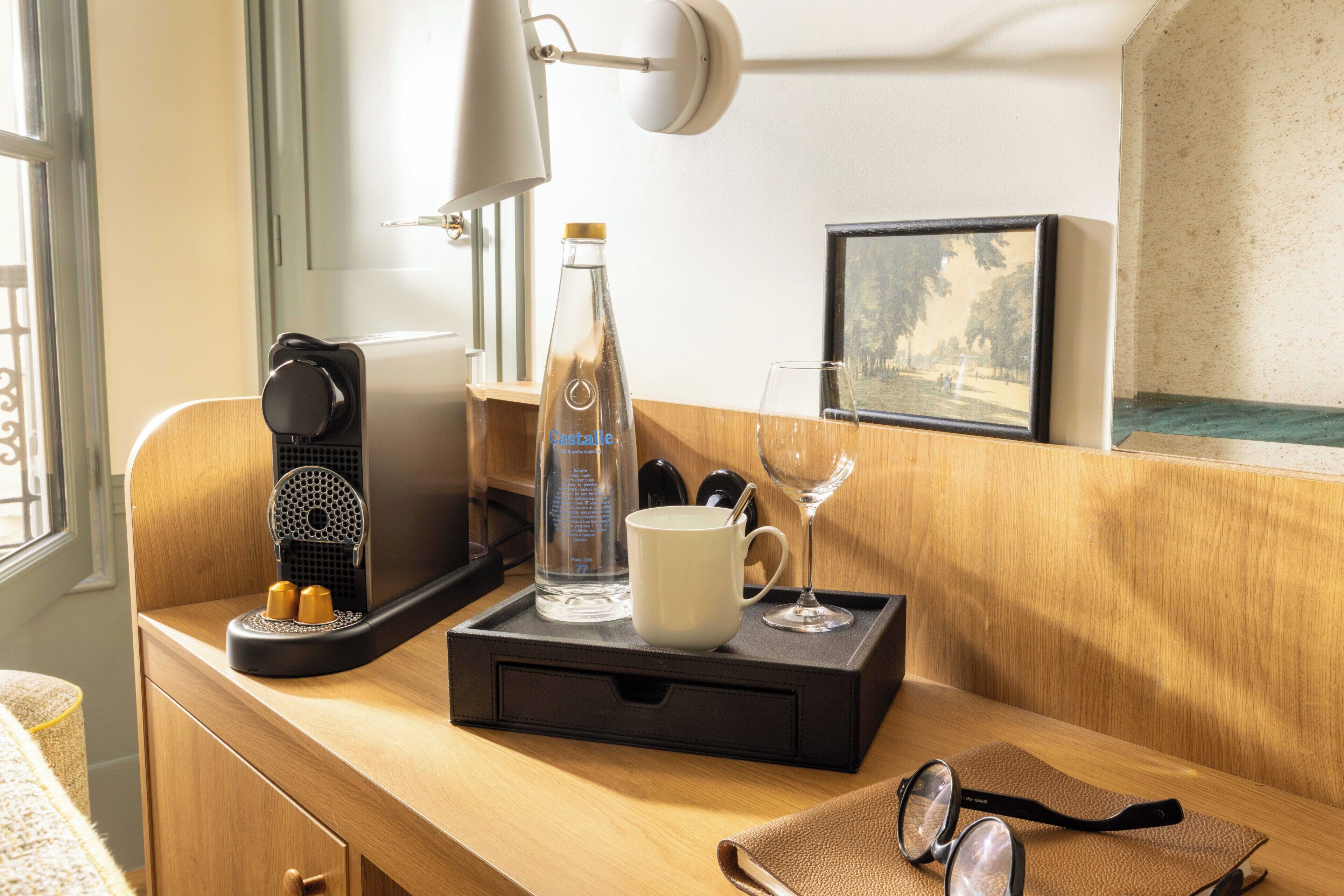 Comfort Single Room | Minibar, in-room safe, individually decorated, individually furnished