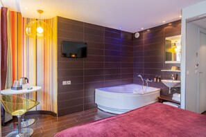 1 bedroom, minibar, in-room safe, individually decorated