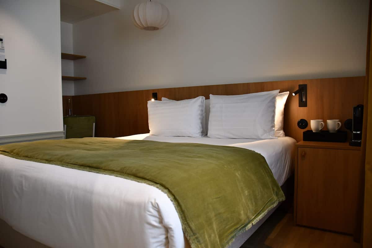 Habitación Confort | 1 habitación, minibar y caja de seguridad en la habitación