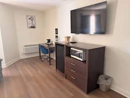 Ropa de cama de alta calidad, colchones Select Comfort y minibar 