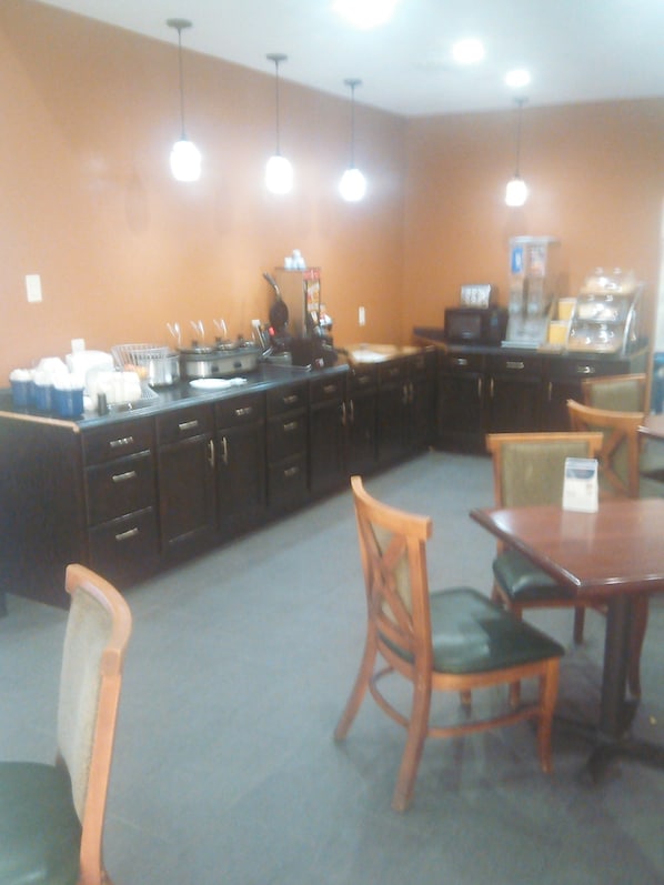 Free daily buffet breakfast