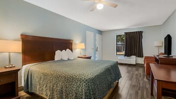 Standard Room, 1 King Bed, Non Smoking | Desk, iron/ironing board, free WiFi, bed sheets