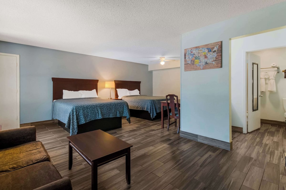 Suite, Multiple Beds, Non Smoking | Desk, iron/ironing board, free WiFi, bed sheets