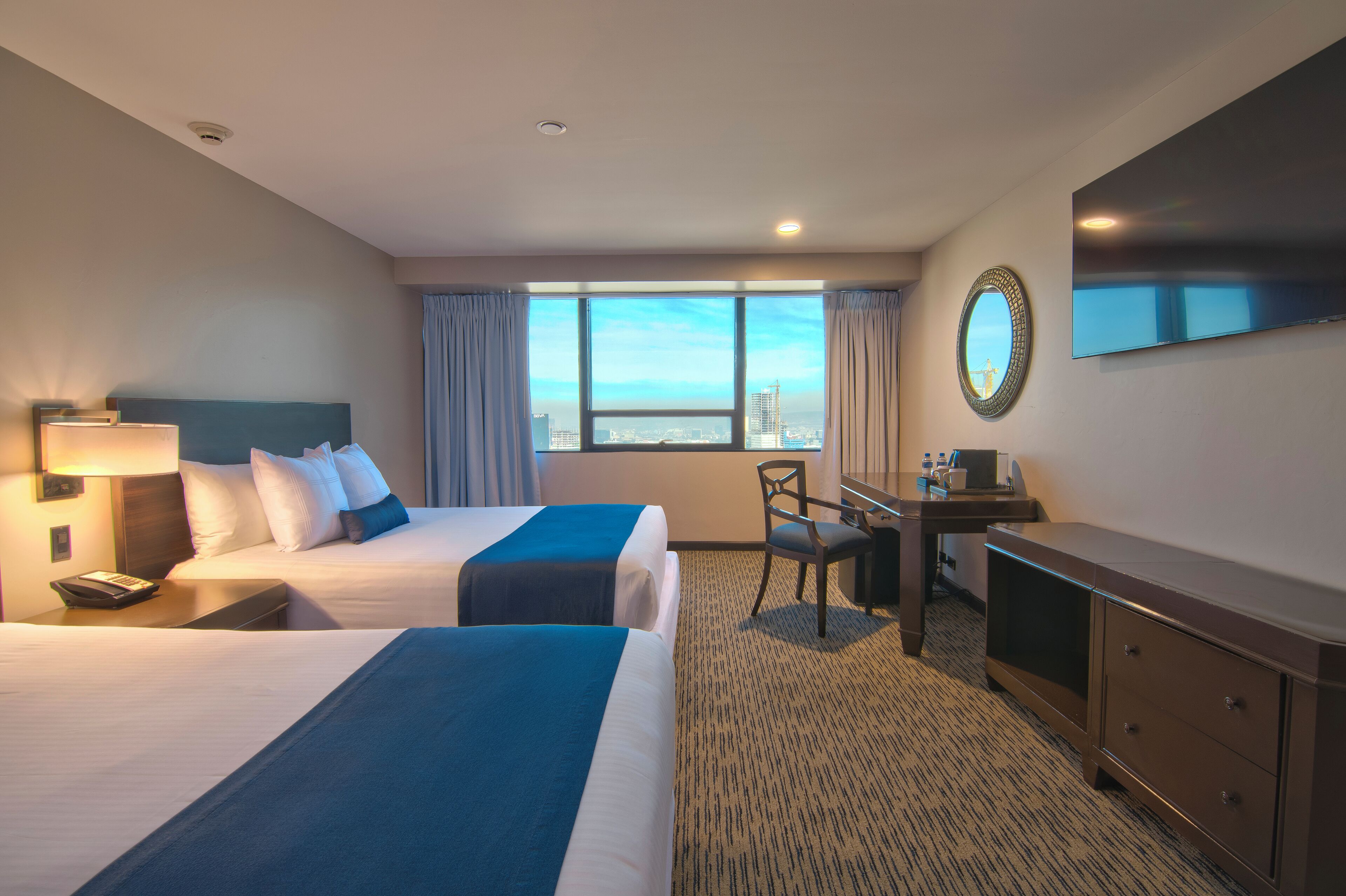 Executive Double Room (Grand Club) | Down comforters, pillowtop beds, desk, laptop workspace