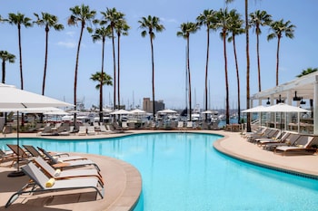 3 outdoor pools, open 7:00 AM to 10:00 PM, pool umbrellas, sun loungers at Sheraton San Diego Hotel and Marina