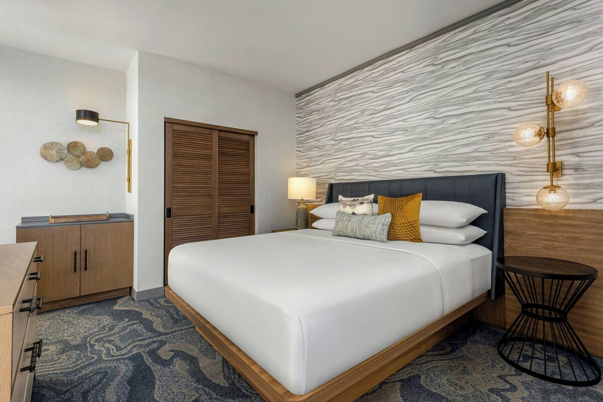 Studio Suite, 1 Katil Raja (King) dengan Katil Sofa, Balcony | Peralatan tempat tidur premium, gebar bulu kapas, peti besi dalam bilik 