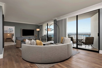 Premium bedding, down comforters, in-room safe, desk at Sheraton San Diego Resort