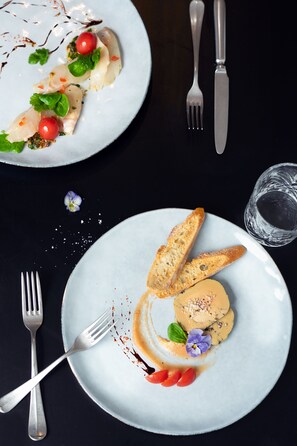 Frühstück, Mittagessen, Abendessen, französische Küche 