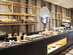 Breakfast, lunch, dinner served; French cuisine