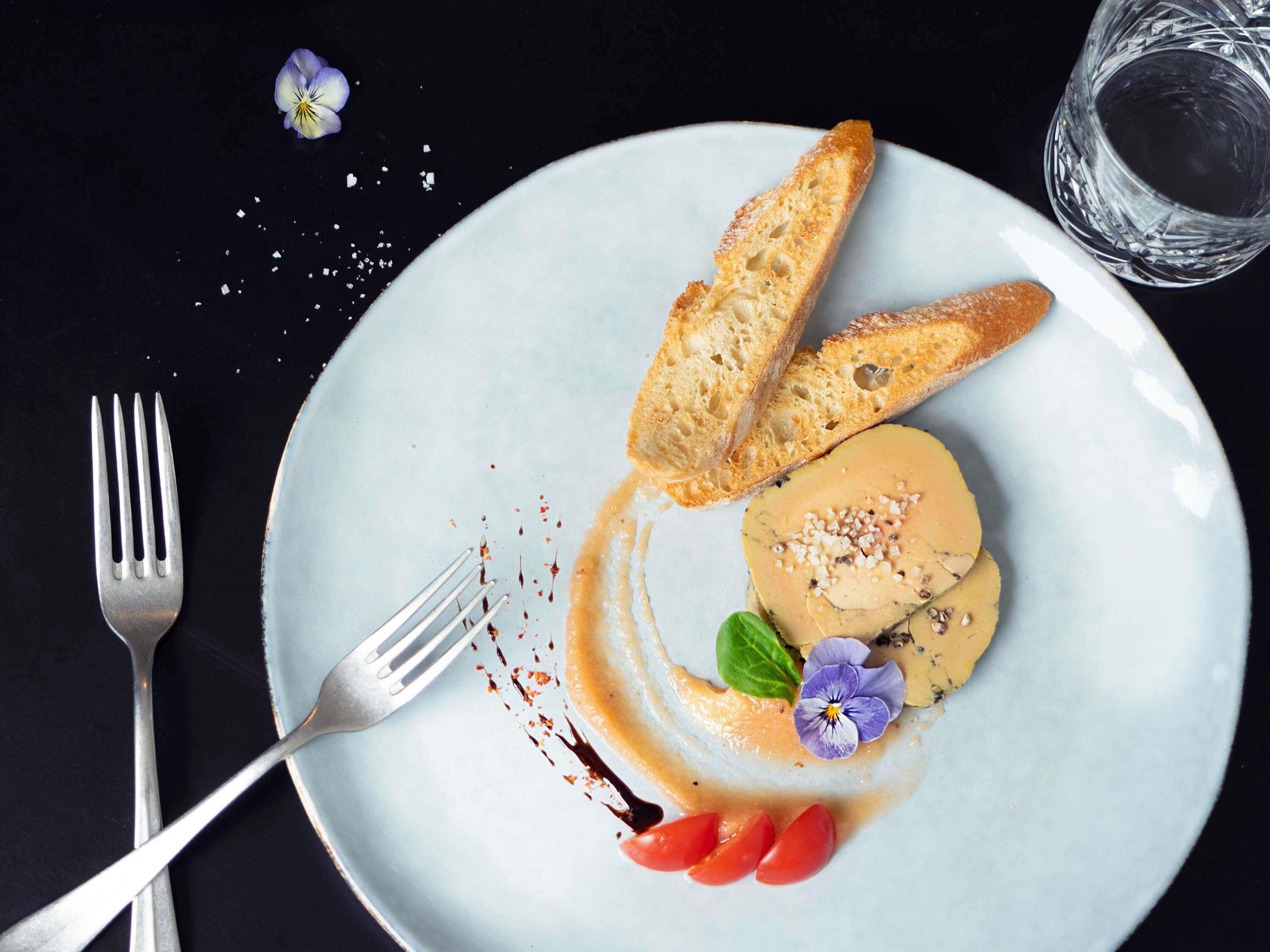 breakfast, lunch, dinner served; french cuisine