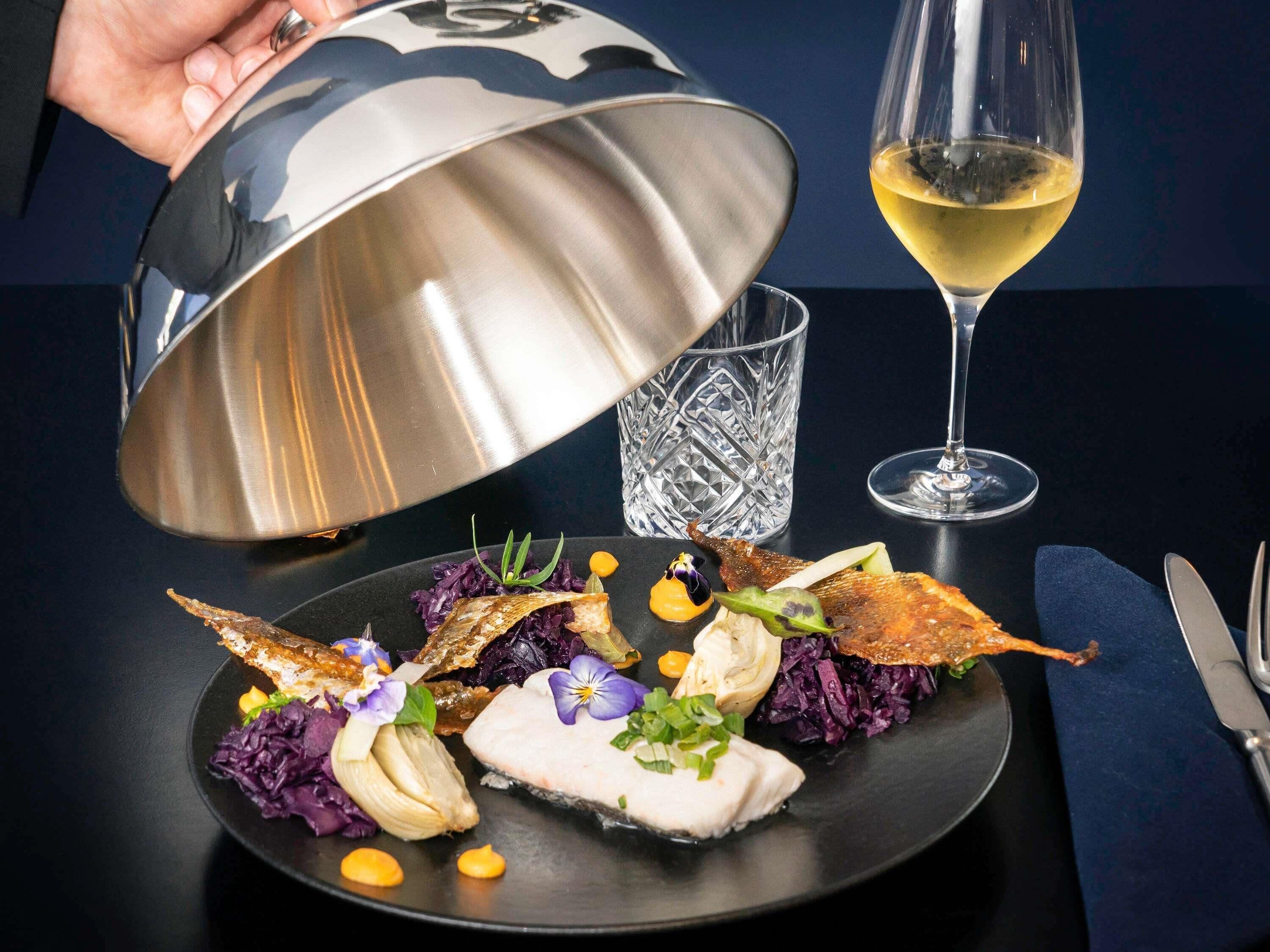 breakfast, lunch, dinner served; french cuisine