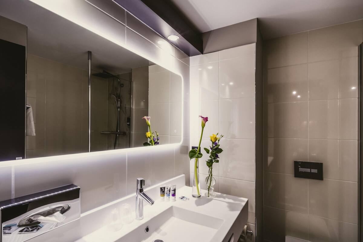 in-room safe, individually decorated, individually furnished, desk