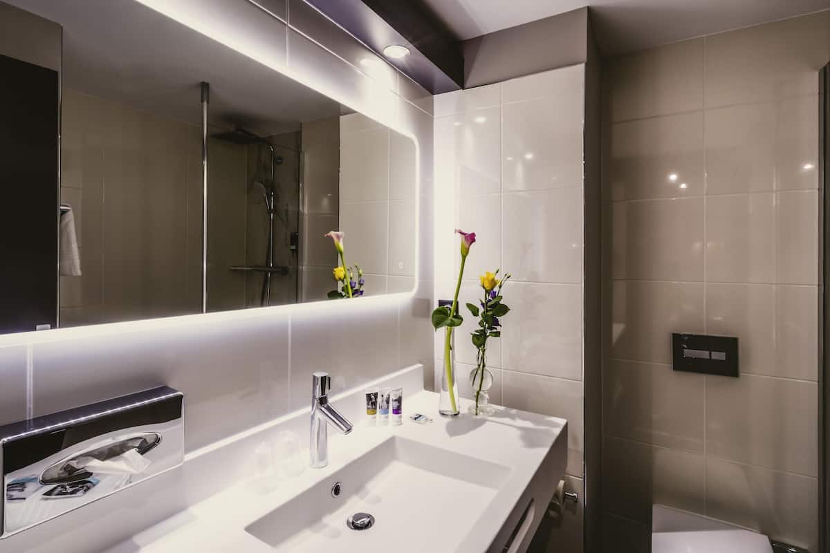 In-room safe, individually decorated, individually furnished, desk