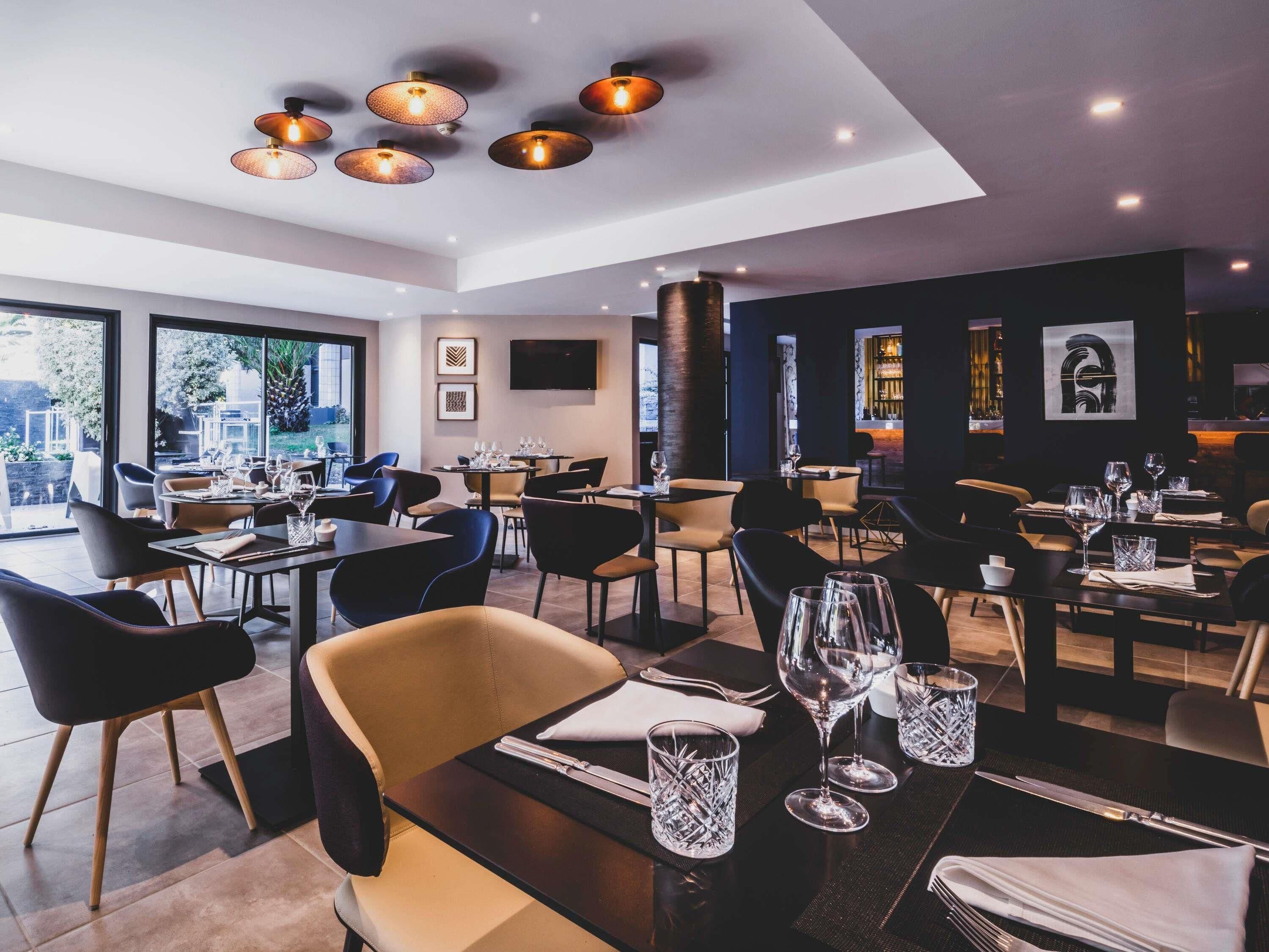 breakfast, lunch, dinner served; french cuisine