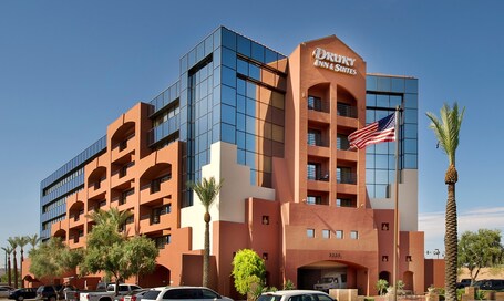 Drury Inn Suites Phoenix Airport - Image 9