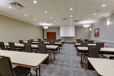 Drury Inn Suites Phoenix Airport - Image 40