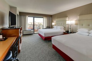 Desk, blackout drapes, iron/ironing board, free cribs/infant beds - Drury Inn & Suites Phoenix Airport (Phoenix)