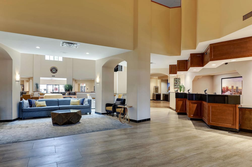 Drury Inn & Suites Phoenix Airport