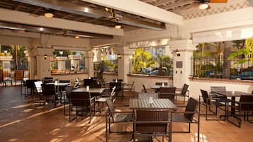 Breakfast and dinner served, American cuisine