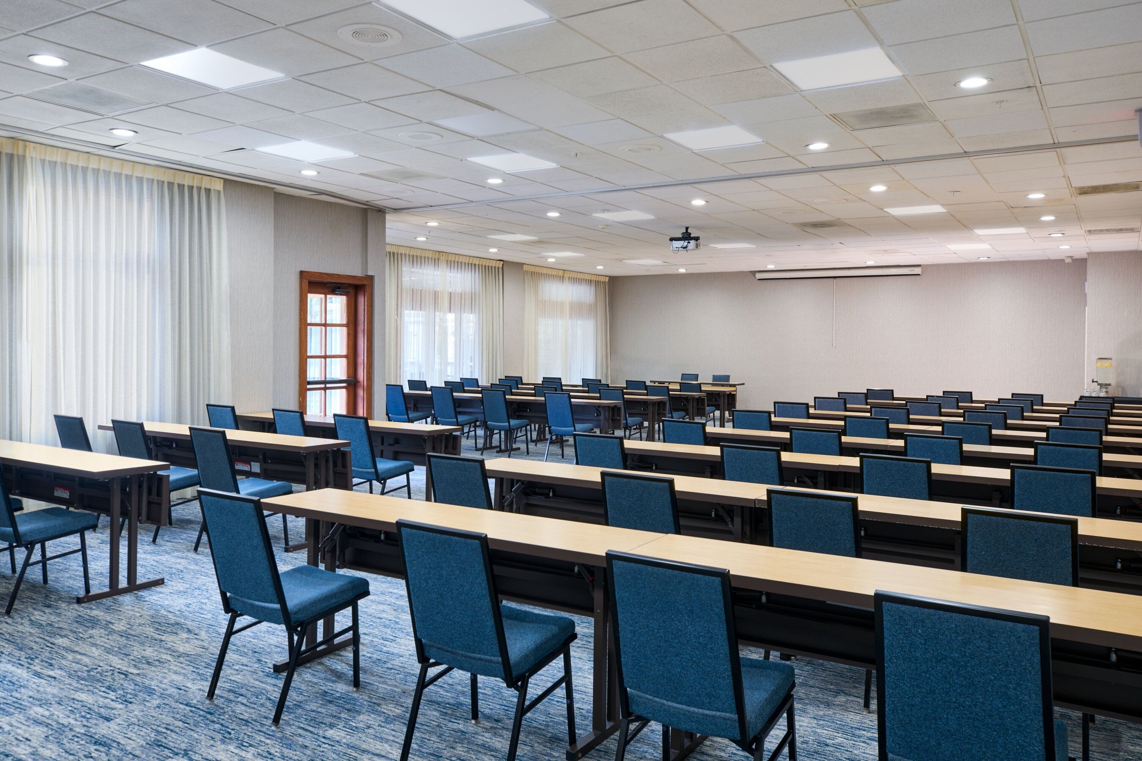 Photo - Courtyard San Diego Old Town