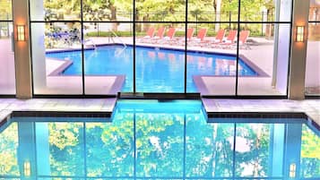 Alberca techada y alberca al aire libre por temporada