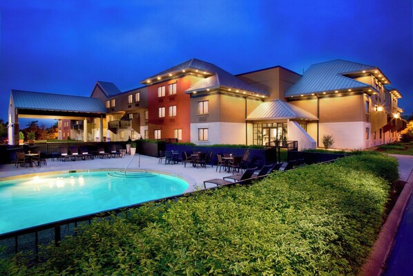 Seasonal outdoor pool