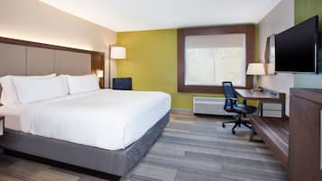 خزنة داخل الغرفة ومكتب ومساحة عمل للكمبيوتر المحمول ومكواة/لوح كي