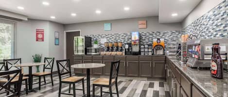 فطور أوروبي مجانًا يوميًا