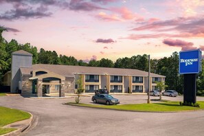 Exterior - Rodeway Inn Tuscaloosa near University (Tuscaloosa)