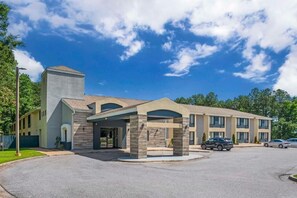 Fassade der Unterkunft – Abend/Nacht