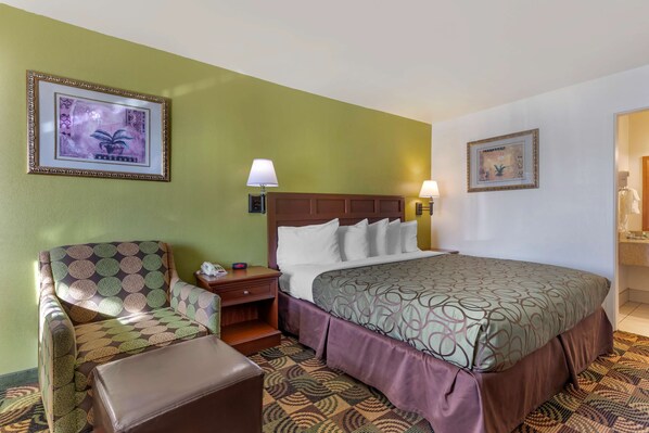 Pillowtop beds, desk, iron/ironing board, free WiFi