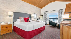 Sengetøy av topp kvalitet, minibar, safe på rommet og skrivebord