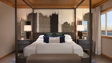 Penthouse | Luxe beddengoed, een minibar, een kluis op de kamer, een bureau