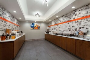 Free daily continental breakfast