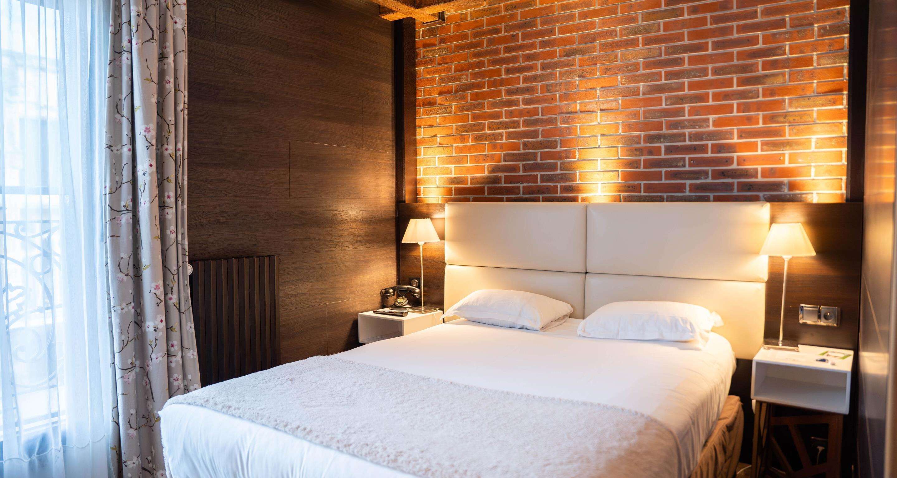 classic room, 1 double bed, non smoking | in-room safe, desk, laptop workspace, blackout curtains