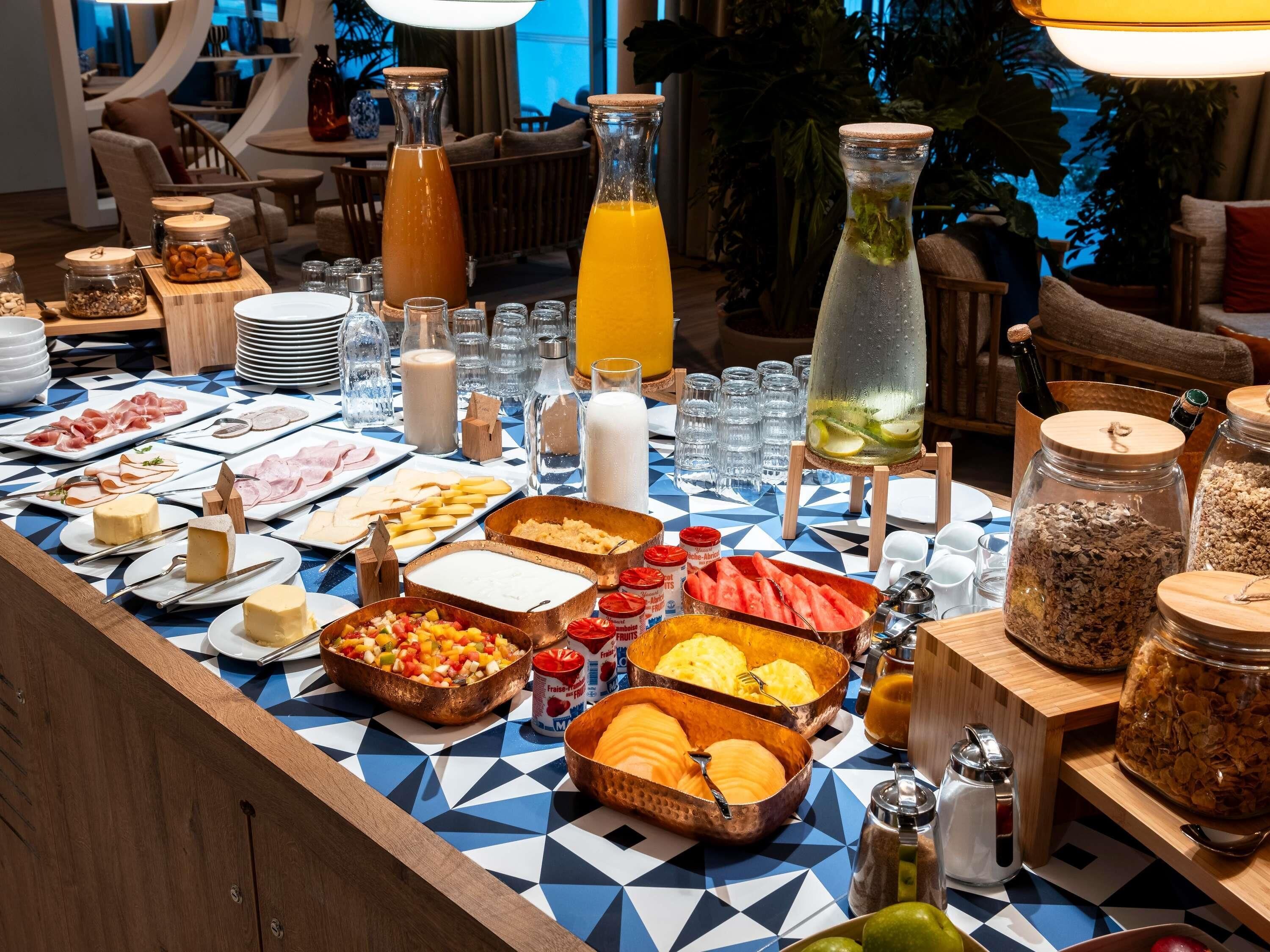 daily buffet breakfast (eur 22 per person)