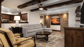 Signature Room, 4 Bedrooms, Non Smoking | 1 bedroom, in-room safe, blackout drapes, iron/ironing board - Holiday Inn Club Vacations Scottsdale Resort by IHG (Scottsdale)