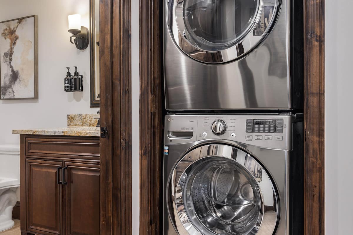 Signature Room, 3 Bedrooms, Non Smoking | 1 bedroom, in-room safe, blackout drapes, iron/ironing board