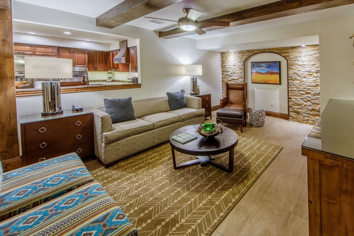 signature room, 3 bedrooms, non smoking | 1 bedroom, in-room safe, blackout curtains, iron/ironing board